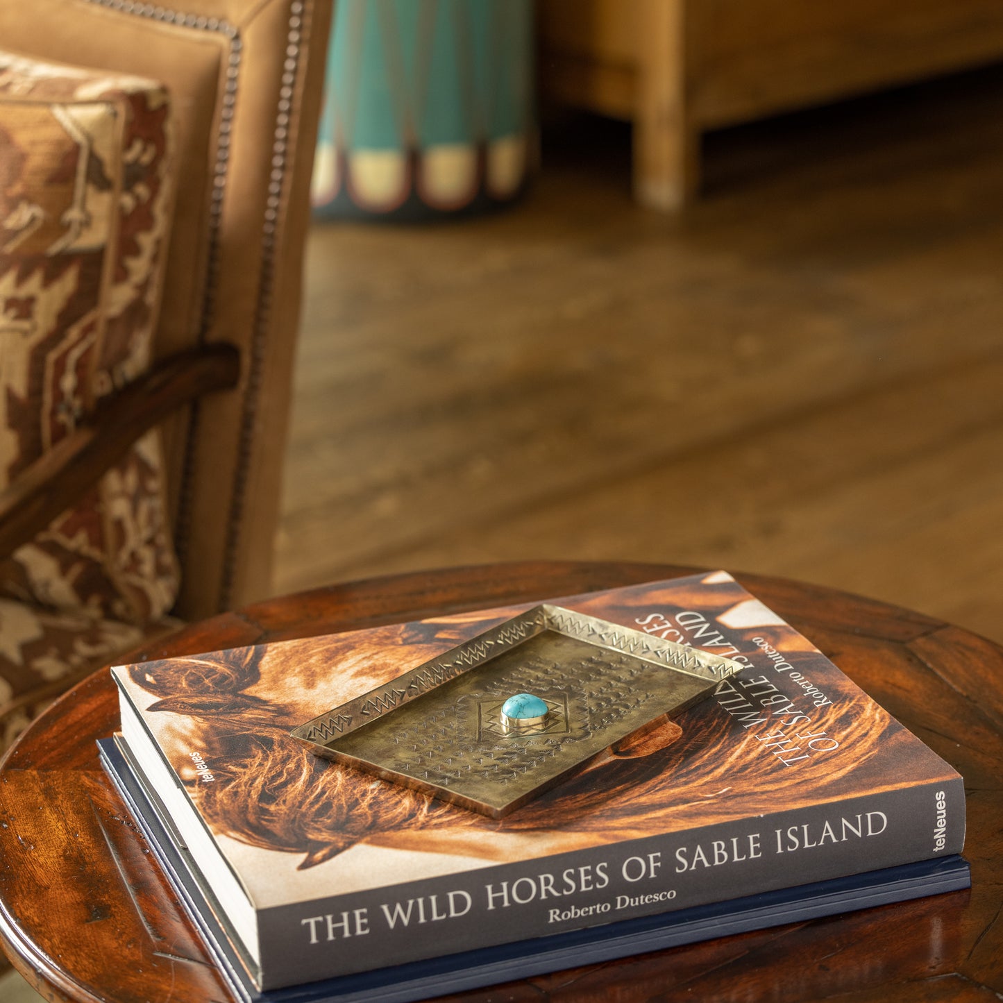 MEDIUM STAMPED TRAY W- TURQ WJA-023-2