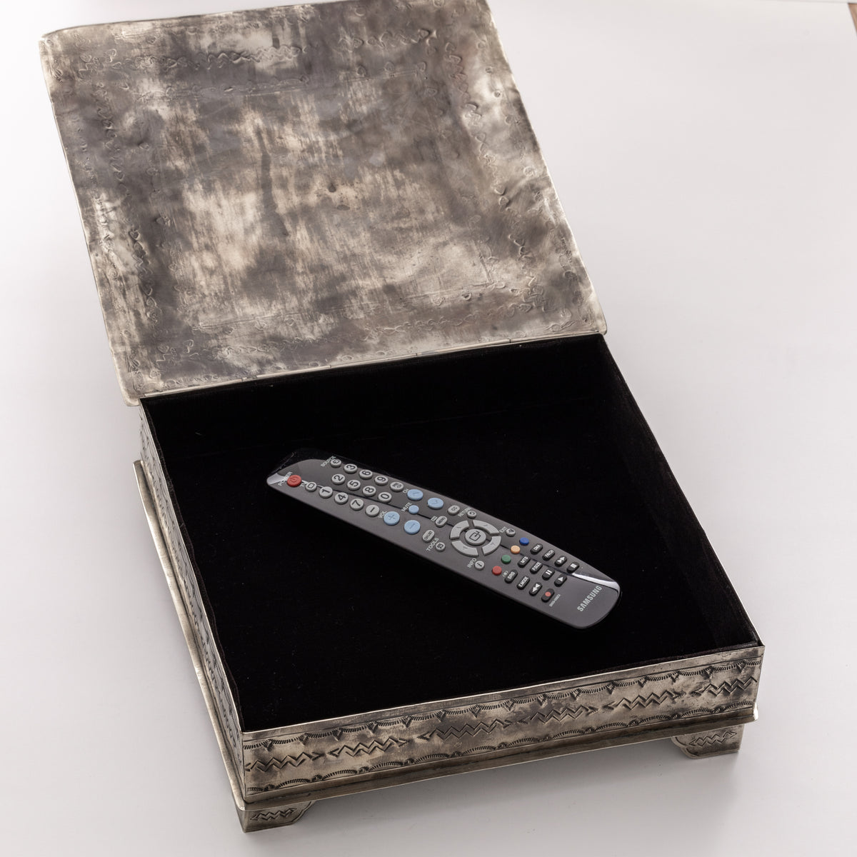 LARGE STAMPED SQ. BOX W- TURQ WJA-008-T