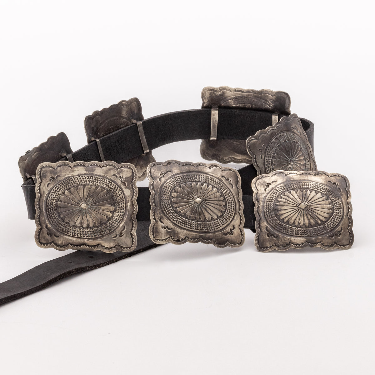 FLUTED CONCHO BELT- SILVER WJA-034-4