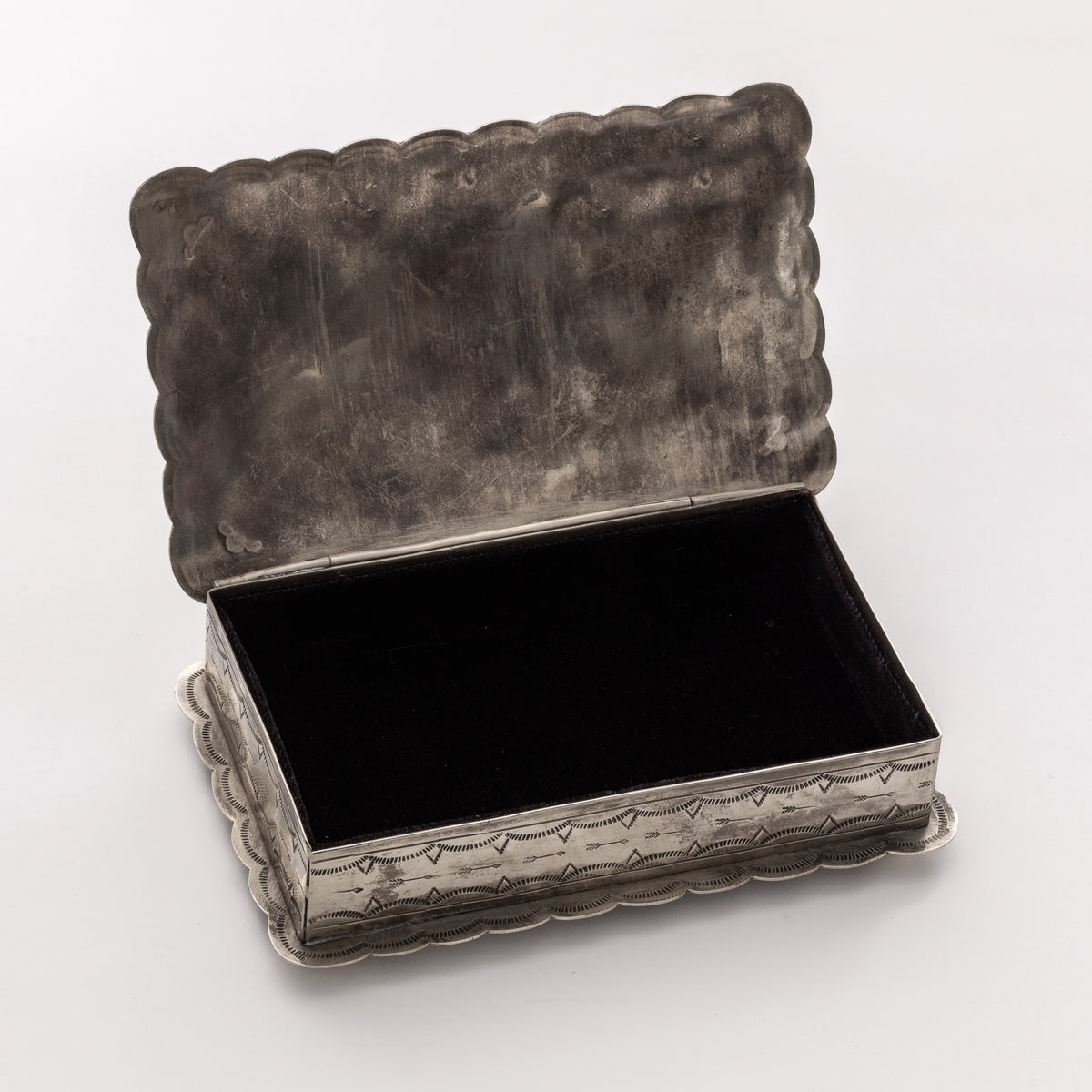 STAMPED RECTANGULAR CONCHO BOX W- TURQ WJA-037