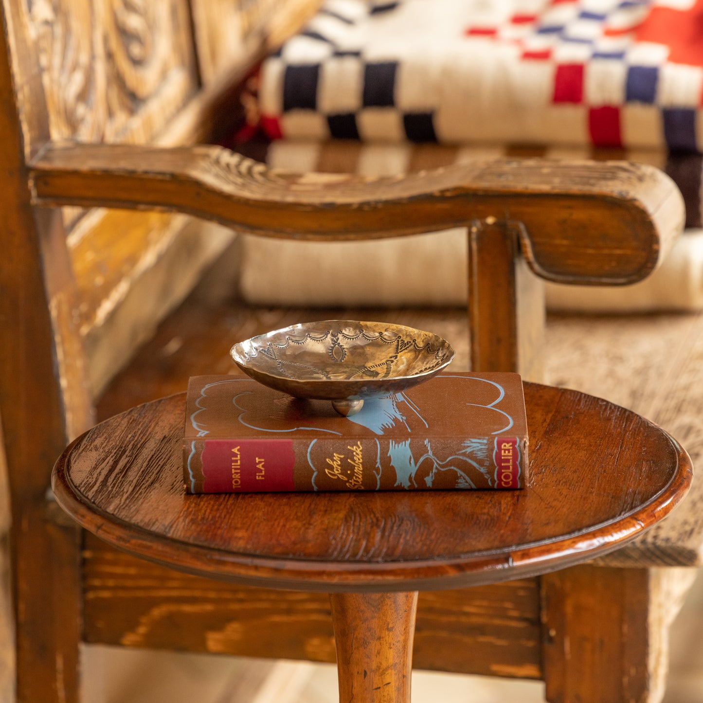 SMALL STAMPED ROUND DISH WJA-051