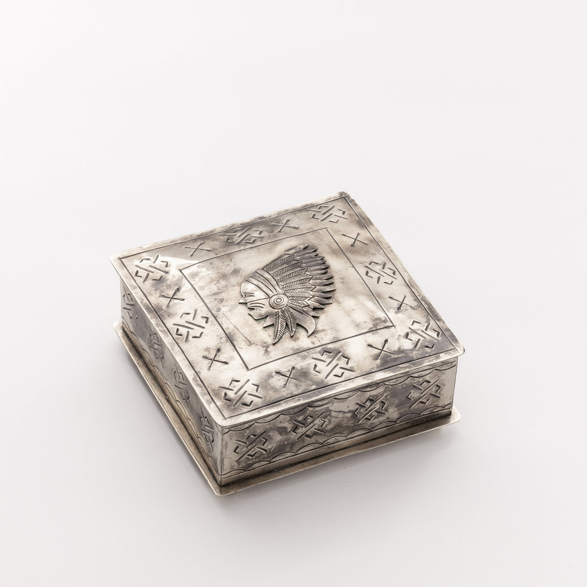 STAMPED CHIEF ICON BOX WJA-078-5-1