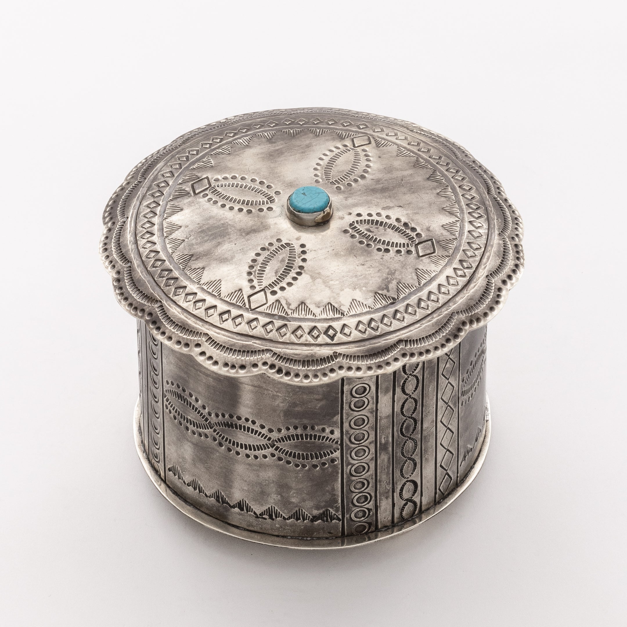 STAMPED ROUND BOX WITH TURQUOISE AND LID