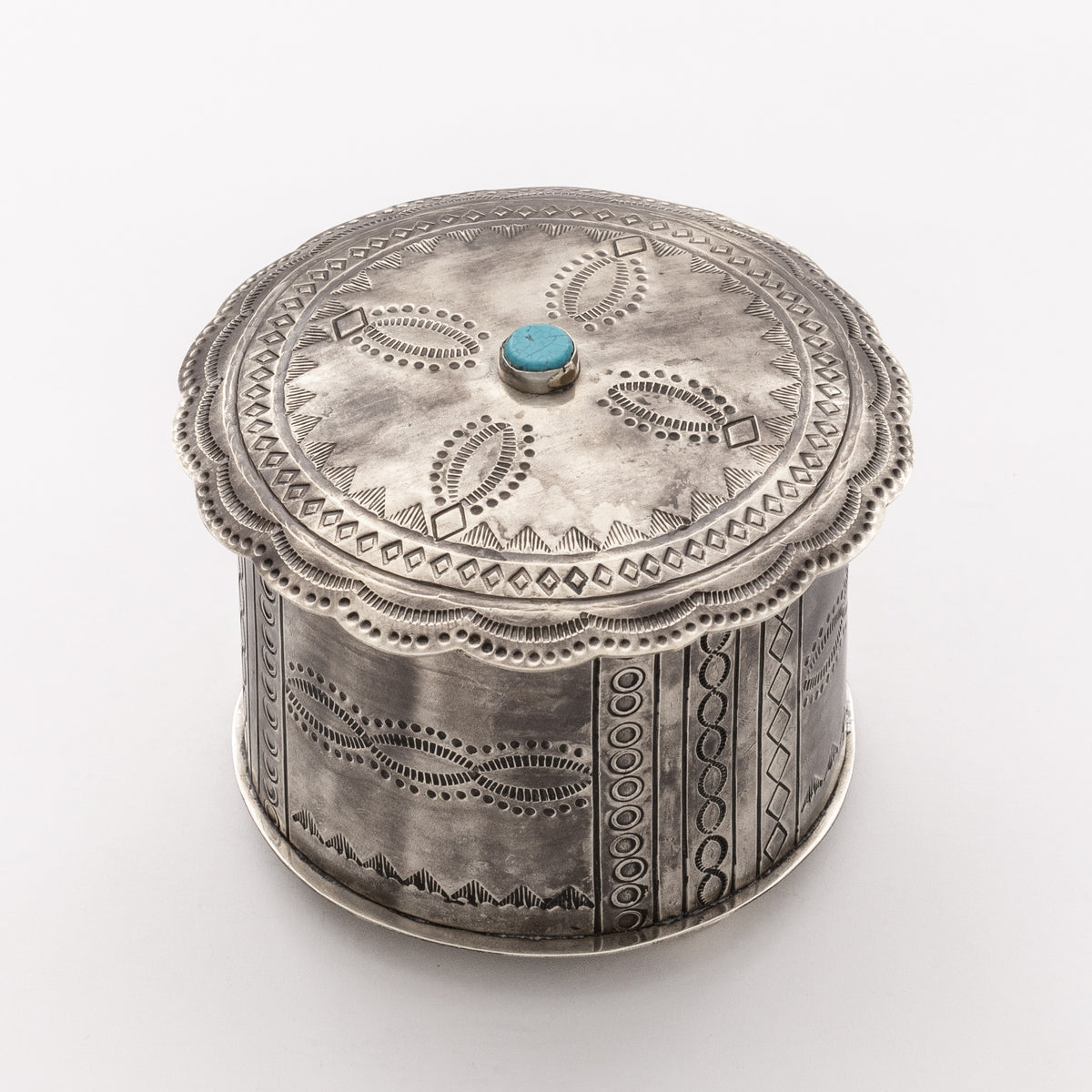 Alexander Rustic Silver Box STAMPED ROUND BOX WITH TURQUOISE AND LID WJA-093-T – J. Alexander ...