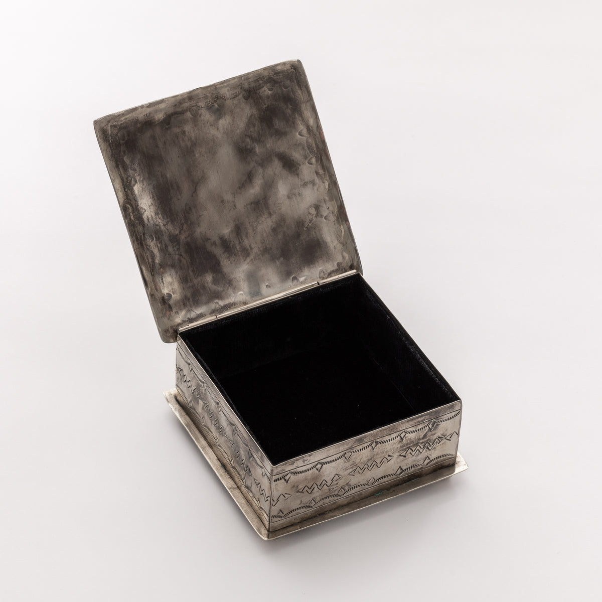 Alexander Rustic Silver Box SQ. BOX W- SMALL TURQ. SLAB WJA-105-T – J. Alexander Rustic Silver