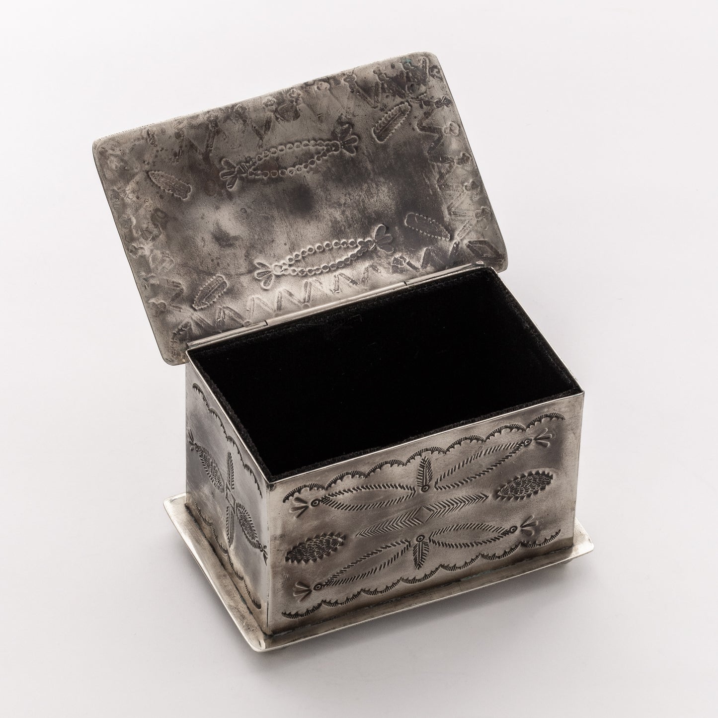 3 STONE STAMPED FEATHERS BOX WJA-108-T